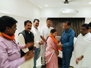 जांजगीर-चांपा जिला पंचायत में बड़ा उलटफेर:- कांग्रेस की नवनिर्वाचित सदस्य उर्मिला यादव BJP में शामिल, अध्यक्ष पद पर भाजपा की जीत तय... 3 befunky 2025 2 2 22 11 41
