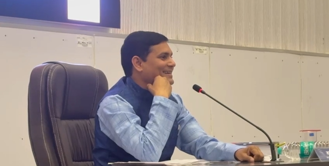 सदन में हंगामा:- एक्सीडेंटल सभापति कहने पर, नगर निगम की सामान्य सभा में गरमाई राजनीति,हुआ बजट पेश.... 3 सदन में हंगामा