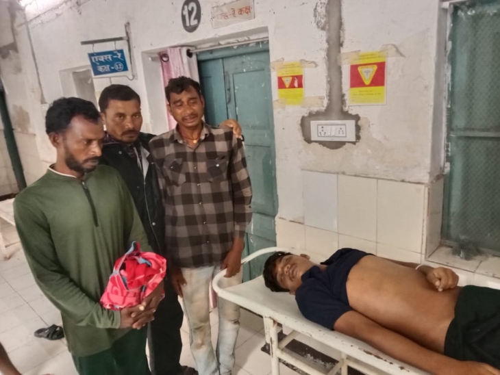 जांजगीर-चांपा में तीन दर्दनाक हादसे: सांप के डसने, डूबने और ट्रेन की चपेट में आने से दो की मौत, एक बच्ची गंभीर घायल... 3 befunky 2025 6 0 16 58 6