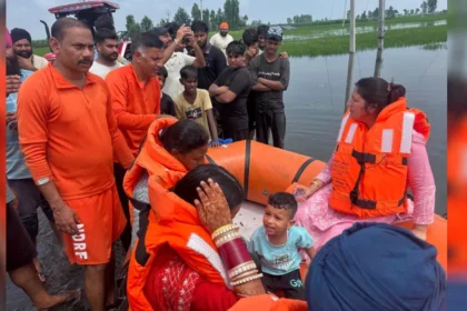 04 09 2025 gurdaspur flood rescue 1 24035196