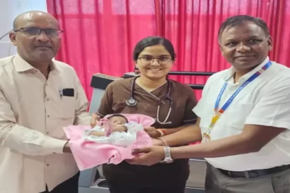 1280x720 2528433 cims newborn baby handed over