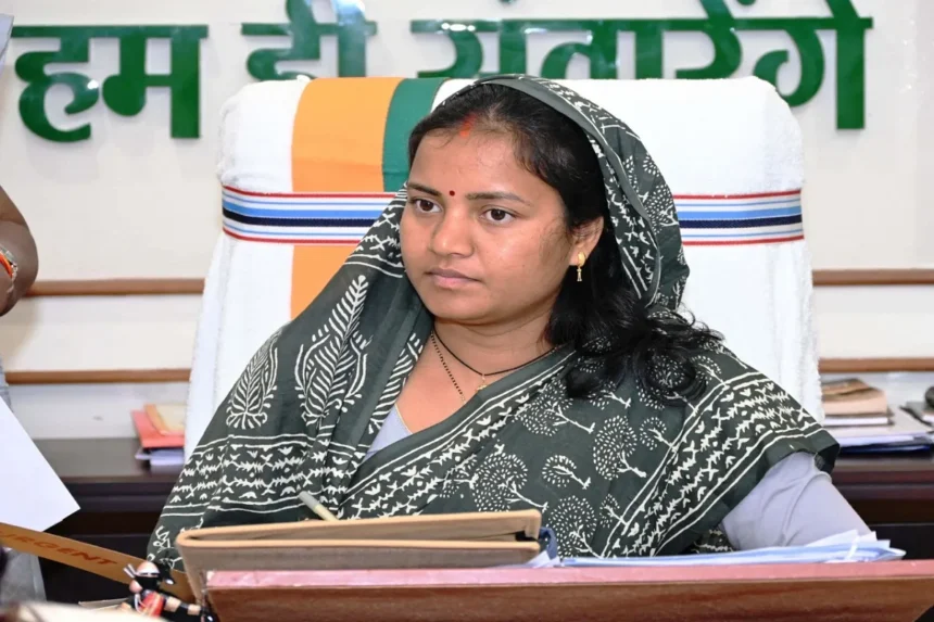 minister Laxmi rajwade