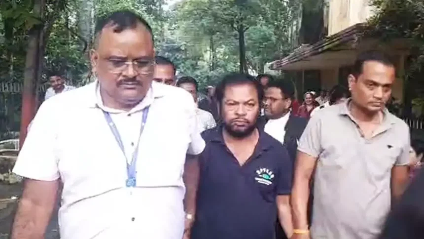 1280x720 2534451 bribe taking clerk arrested by acb