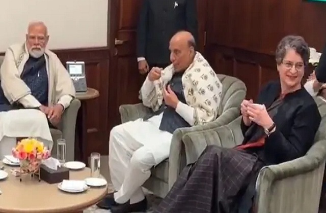 21 46 205482539pm modi priyanka gandhi meeting1