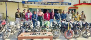 सक्ती पुलिस की बड़ी कार्रवाई बाडादरहा में हार-जीत का दांव लगाते 09 जुआरी गिरफ्तार, ₹45,500 नगद एवं 14 मोटरसाइकिलें जप्त 2 IMG 20260108 WA0051