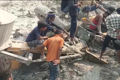 people removing debris 1776605906