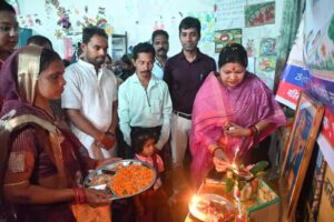Sakti News सेवा संकल्प अभियान: सांसद श्रीमती कमलेश जांगड़े आंगनबाड़ी केंद्र खुसरूडेरा, अमलडीहा और गढ़गोढ़ी में हुई शामिल 2 IMG 20260925 WA0083