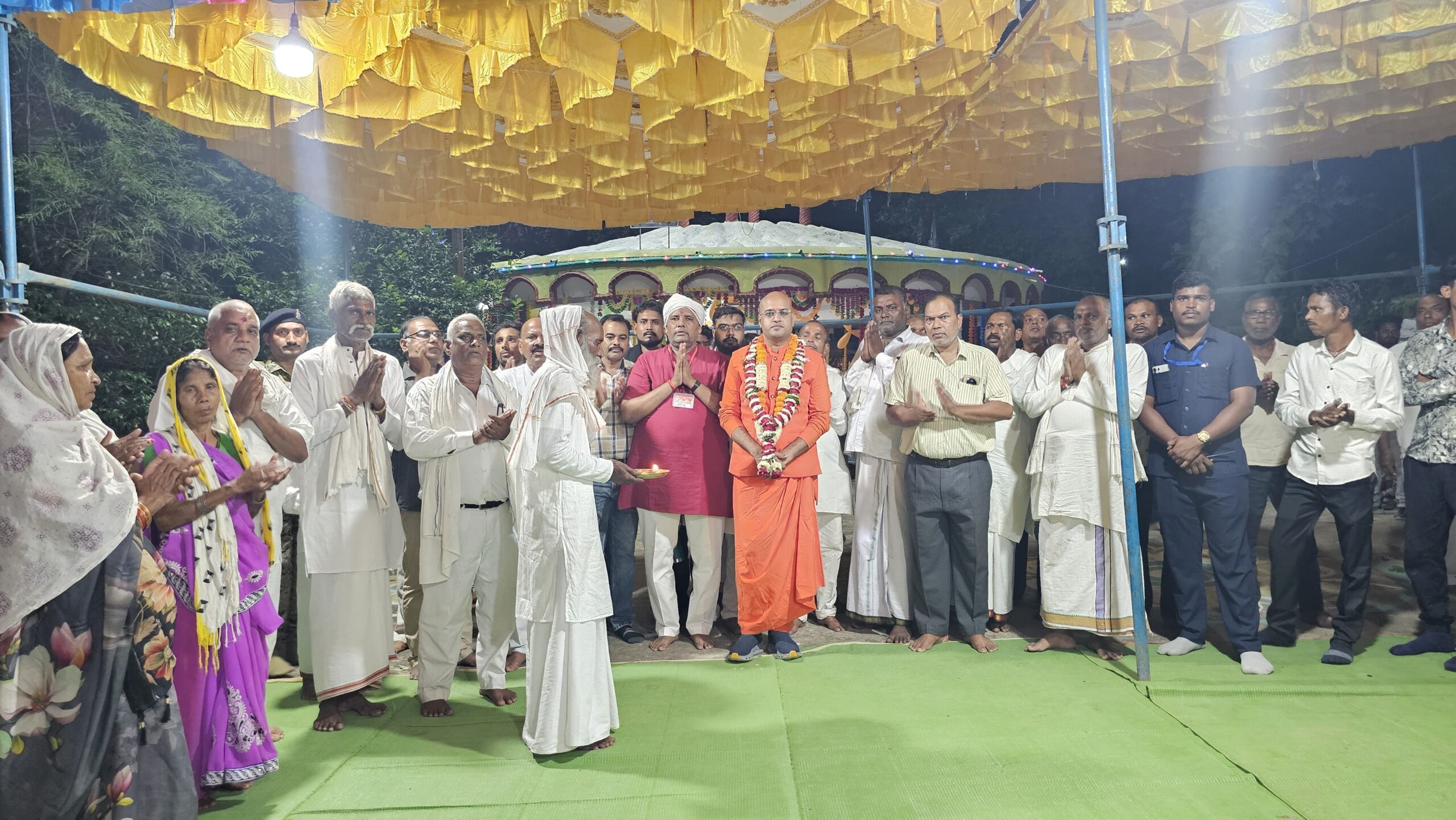 पामगढ़ में स्वामी शिवानंद जी महाराज का भव्य स्वागत, गुरु भक्ति में डूबा श्री अद्वैत आश्रम... 3 IMG 20261016 WA0063 scaled